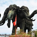موزه اِراوان یکی از عجایب شهر بانکوک - تایلند است که هر بیننده ای را متعجب و شگفت زده خواهد کرد . مجسمه سه سر بزرگ فیل ، ایستاده بر پایه های عظیم الجثه هم اندازه ، اولین و آخرین چیزی است که شما هنگام بازدید از موزه اِراوان در ساموت پِراکان (Samut Prakan) می بینید.