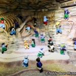 موزه شگفت انگیز خرس تدی (Teddy Bear Museum) در پاتایا - همچنین به عنوان جزیره تدی ، شناخته شده است - یک تجربه واقعا منحصر به فرد، کمی گیج کننده و بسیار سرگرم کننده و خانواده پسند است.