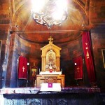 صومعه خور ویراپ (Khor Virap Monastery) یکی از جاذبه های مورد علاقه بسیاری از مسافران ارمنستان می باشد که کوه باشکوه آرارات درست پشت کلیسا قرار دارد.