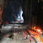 غارهای باتو یا باتو کیو (Batu Caves) یکی از جاذبه های توریستی محبوب در سلانگور ، مالزی است.